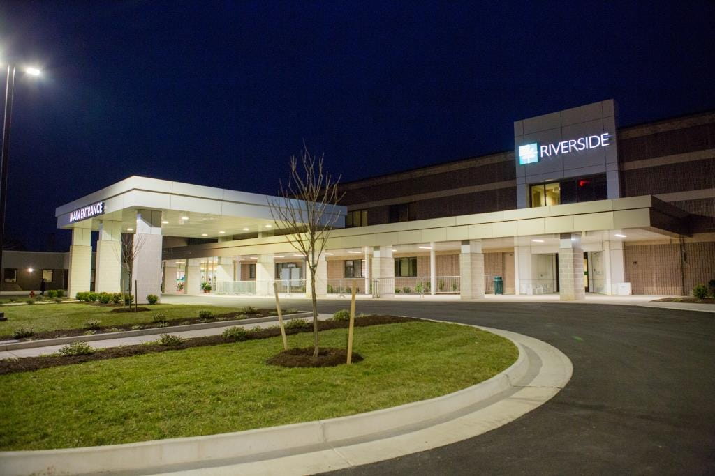 Walter Reed Hospital entrance at night