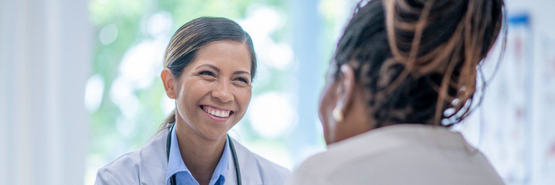 Doctor discusses options with a patient 