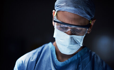 Riverside Thoracic Surgery Services Shot of a surgeon in an operating room